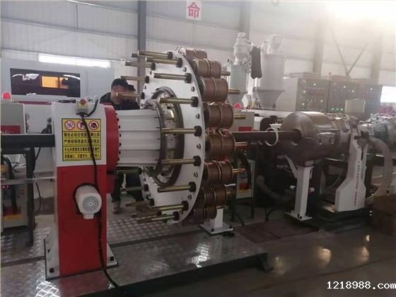 pe钢丝网骨架复合管生产线